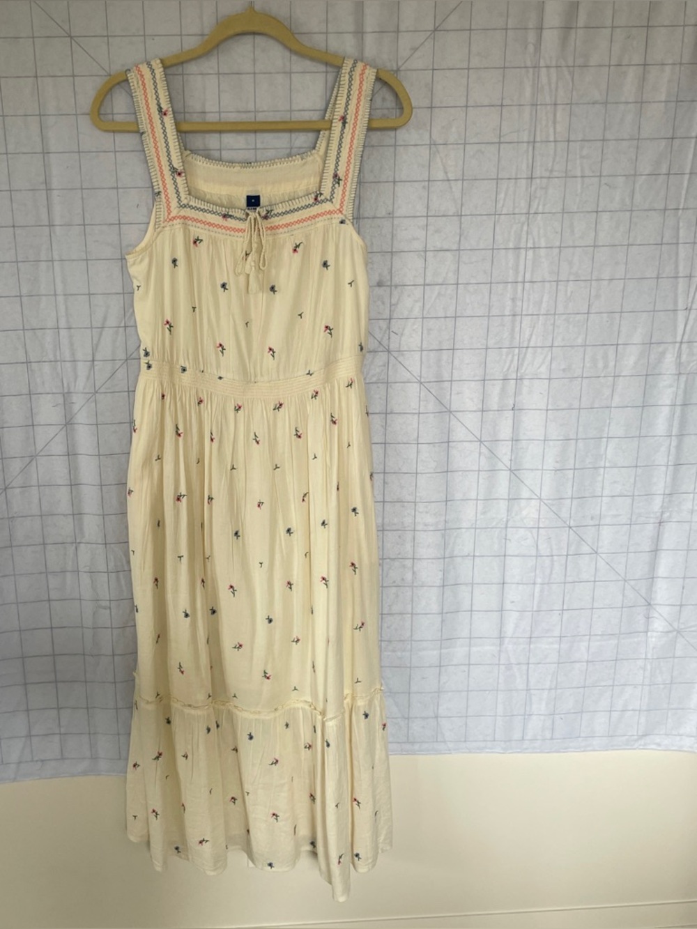 Old Navy Cream Embroidered Maxi Sundress with Floral Detail size M